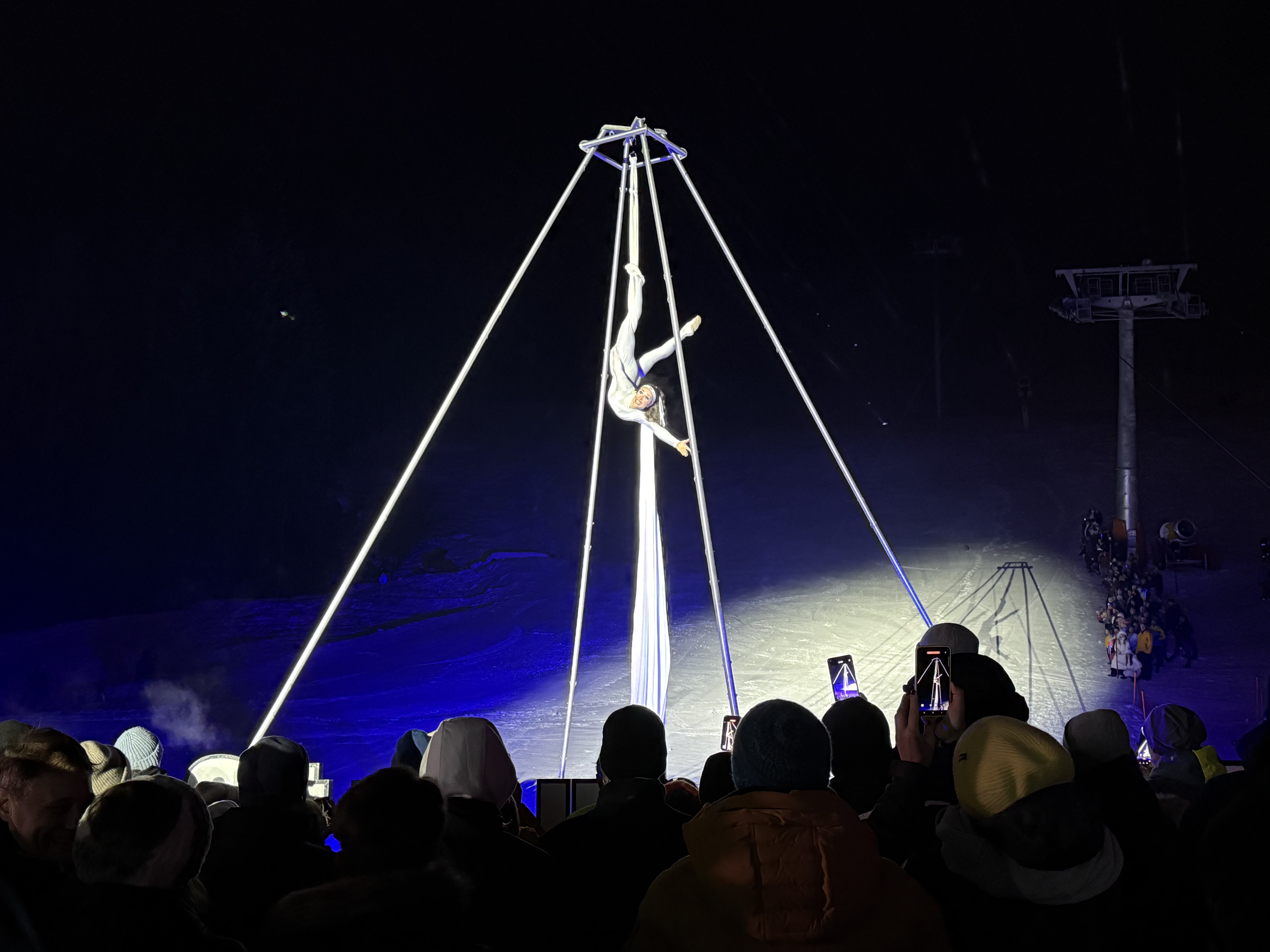 Akrobatik bei der Fieberbrunner Ski-Show