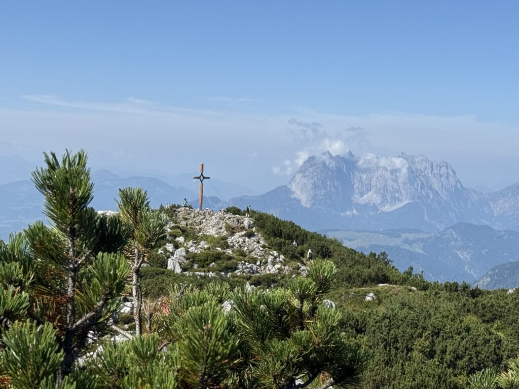 Steinplatte Gipfelkreuz