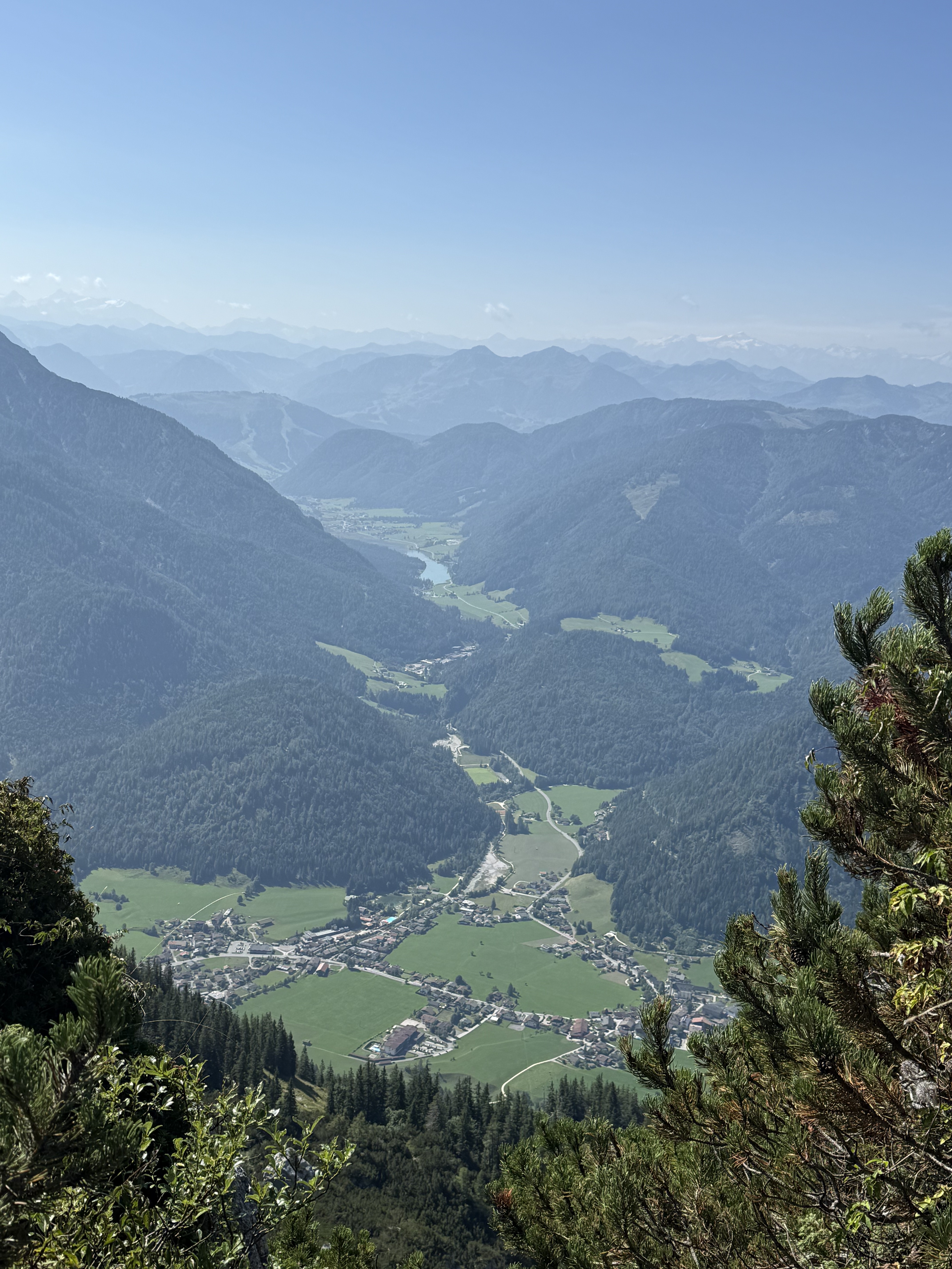 Blick ins Pillerseetal von der Steinplatte
