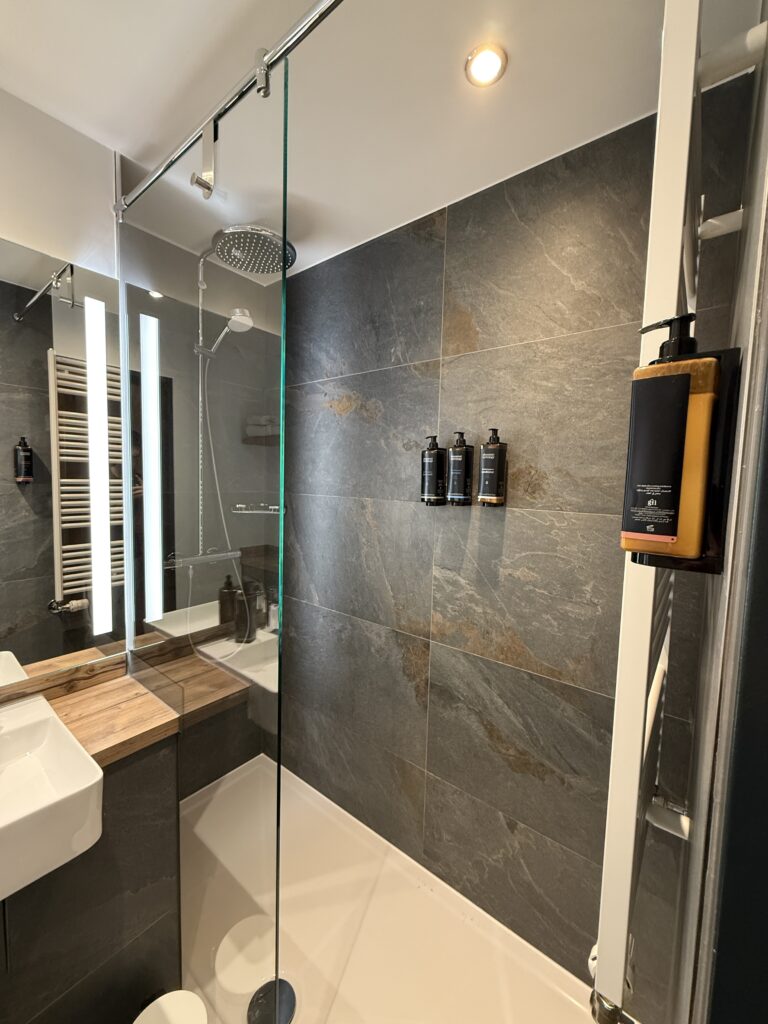 Mercure Garmisch Badezimmer