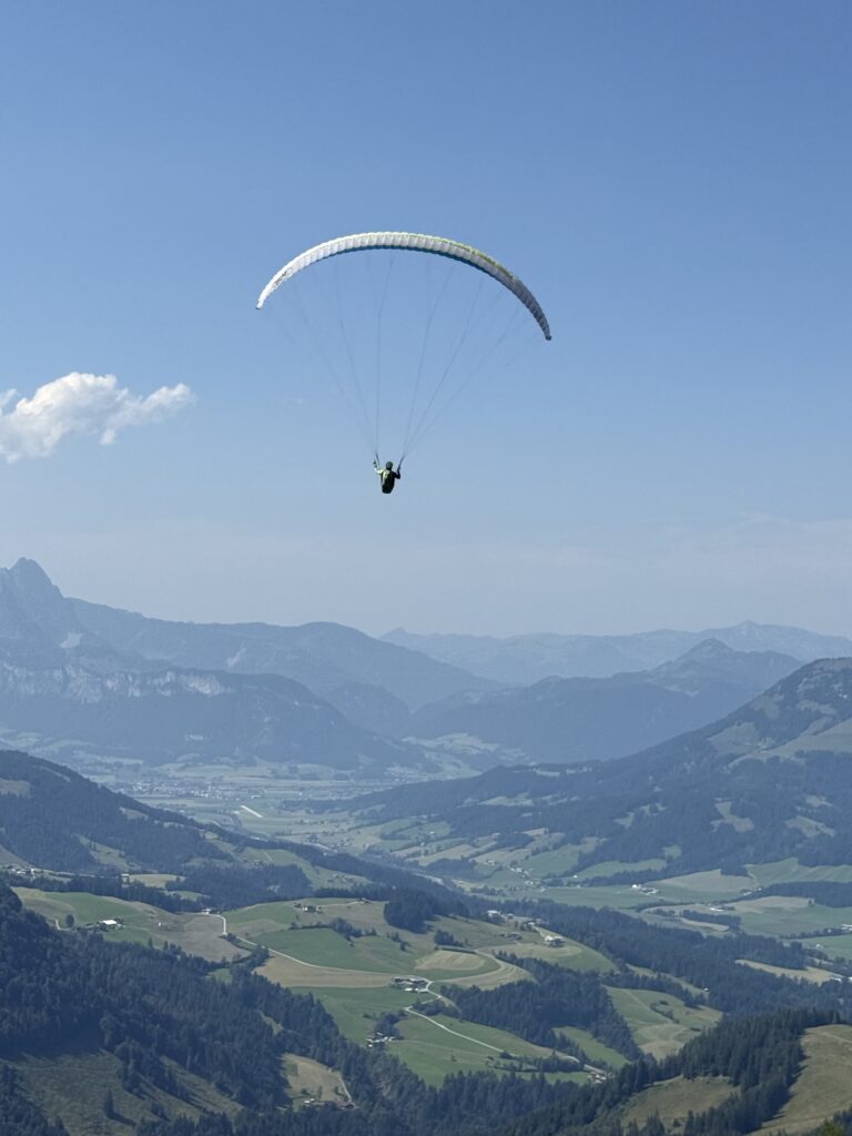 Gleitschirm Flug über Sankt Johann